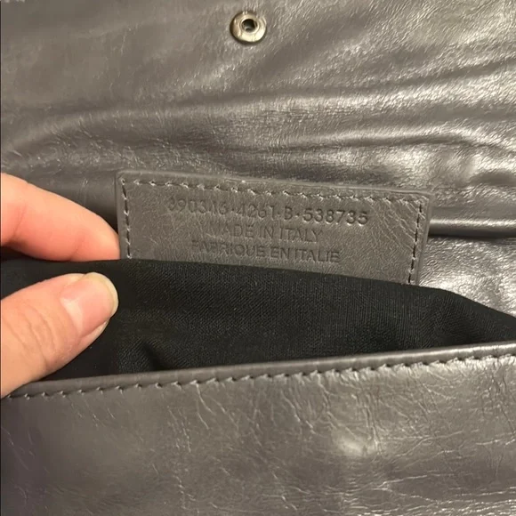 Balenciaga Gray Crossbody Bag with Distressed Leather and Fold-Over Design - Picture 4 of 8